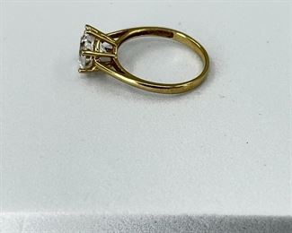 14K yellow gold Engagement Ring One Round CZ Diamond. 3.00 gr. $140.-
