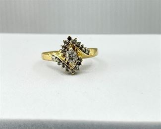 14K yellow gold with diamonds. 3.6 gr $165.-