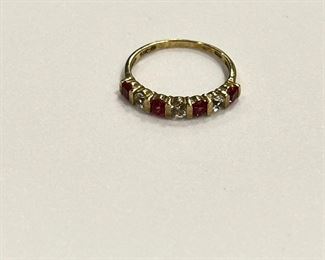 10K yellow gold ring with Pink stones & Diamonds. 2.5 gr. $90.-