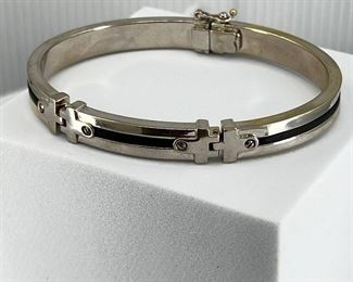 14K white gold Bracelet with Black Rubber. 25.00 gr. $995.-