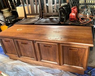 Lane Cedar Chest 