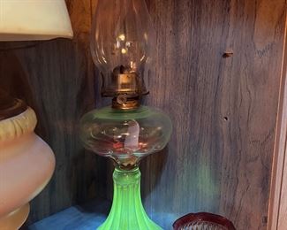 UV Reflective Uranium Oil Lamp 