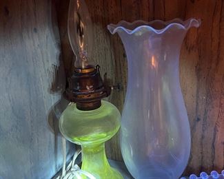 UV Reflective Uranium Oil Lamp 