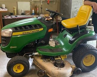 John Deere D140, 22 HP