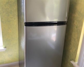 Whirlpool refrigerator