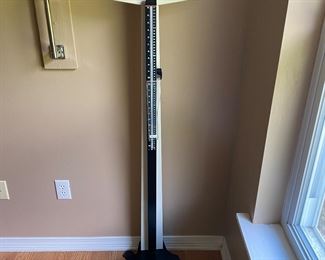 Healthometer physician beam scale