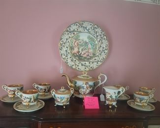 Fifteen piece Capodemonte Tea Set
Perfect condition 