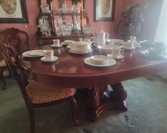 Gorgeous vintage Pulaski dining table and chars with swan figural base