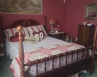 Pulaski Queen bed, lots of gorgeous bed linens to choose from throughout 
