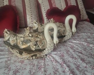 Pair of decorative Swan popuri figures 