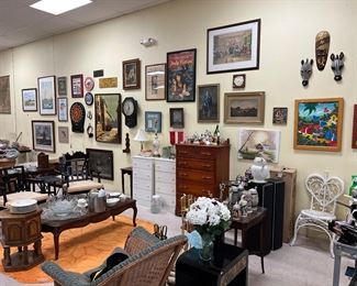 Tons of great artwork! Oils, pastels, mixed-media, carved art, and more