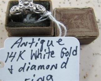 Antique 14K White Gold & Diamond Ring