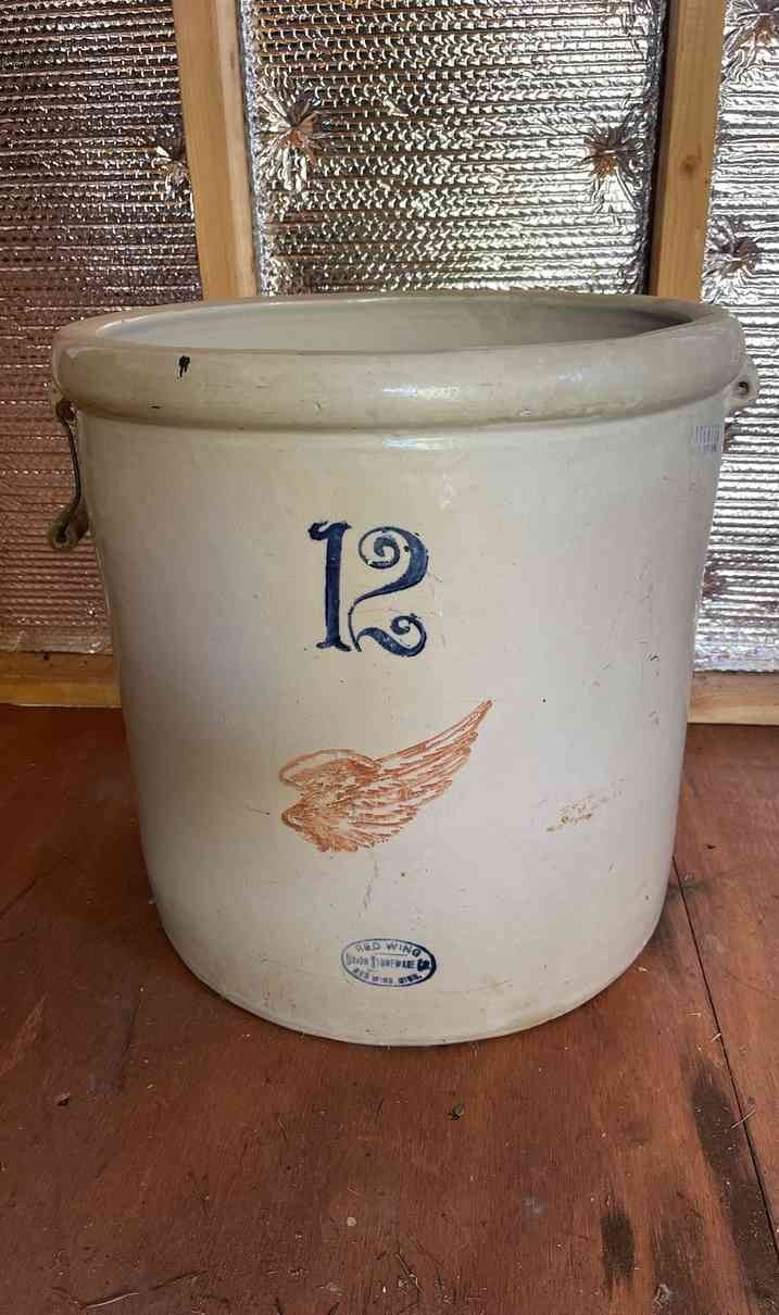 001 Twelve Gallon Redwing Crock