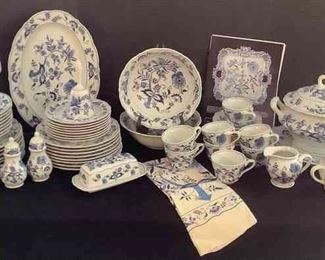 Blue Danube Dish Set
