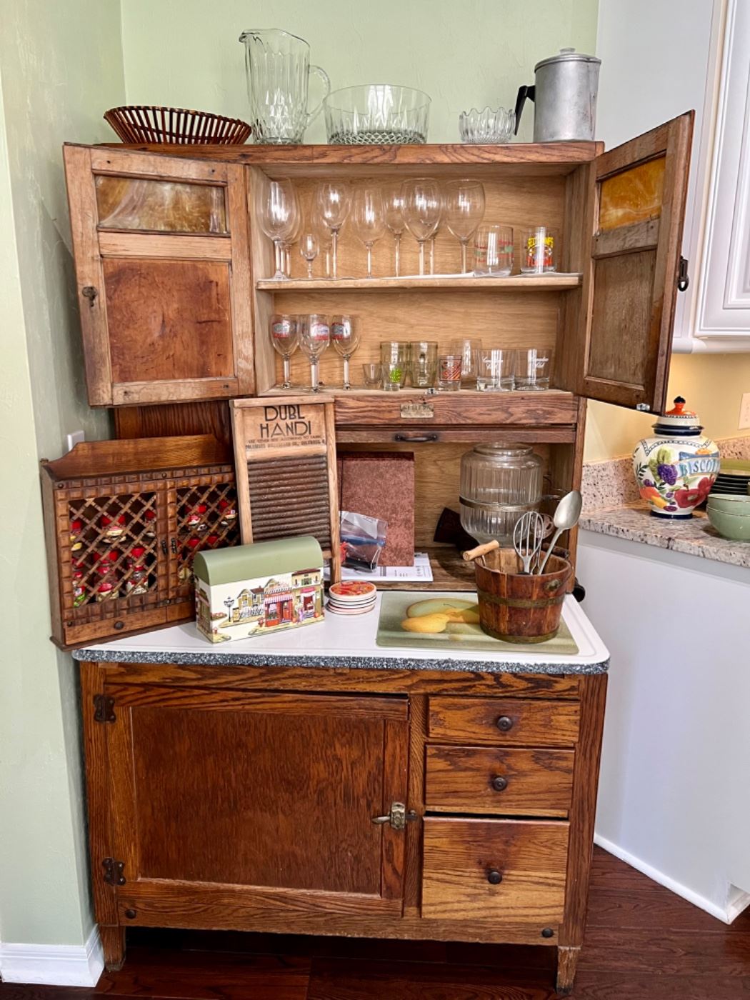 Very nice Hoosier cabinet 