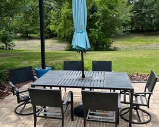 Outdoor iron umbrella table and chairs 