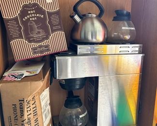 restaurant coffee maker & pots - $100 for all