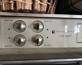1960s Frigidaire Flair Custom Imperial Electric Range & Oven. $250
