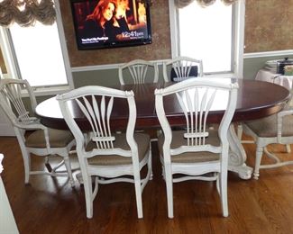 Drexel Heritage dining table with 6 chairs
