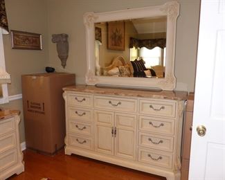 Thomasville triple dresser & mirror