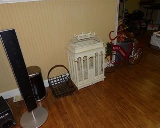 Decorative bird cage