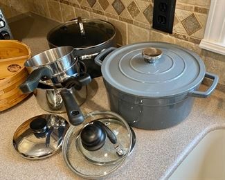 Heavy Enamel Gray cook pot, very nice condition. Small group of cookware pots.
