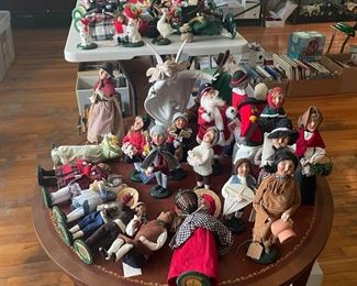 Byers' Choice Carolers 