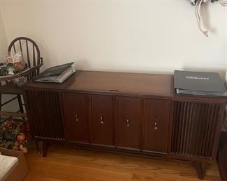 Zenith stereo console (sounds great!) 