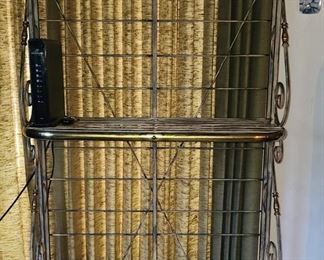 Bakers rack, Brass