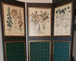 3 panel room divider with matching table Lamp