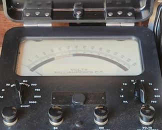 Weston DC Volt meter. Model 622