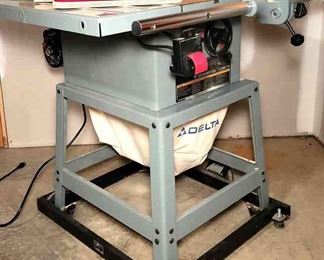 Delta Wood Shaper with Dust Bag Assembly