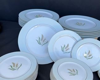 Narumi Fine China Olivia Pattern Plates