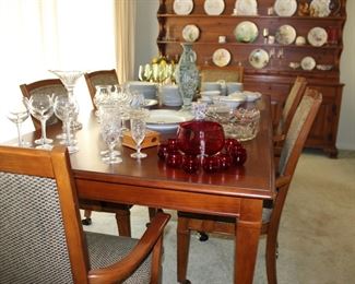 Beautiful Wood Dining Table Chairs with Covers and Leaves