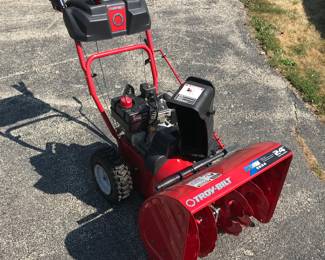 Troy-Bilt 24" like new snow blower