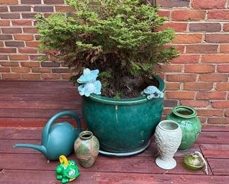 Green Pot and Friends