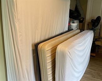 Twin mattress and king mattress 