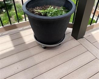 Large patio pot
