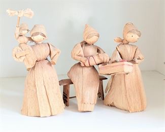 Czechoslovakian corn husk dolls