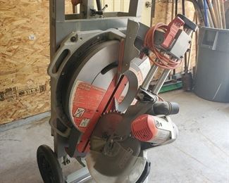 Sliding miter saw