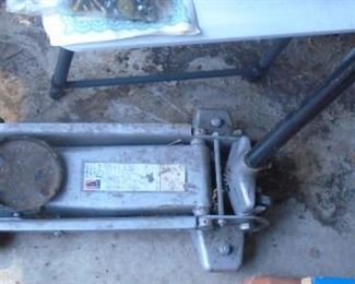 FLOOR JACK