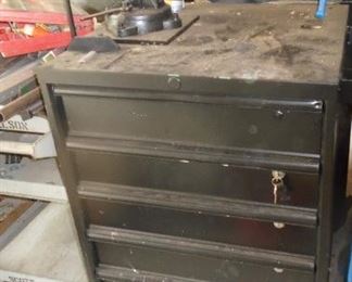 TOOL CART W VISE