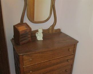 Oak dresser with mirror