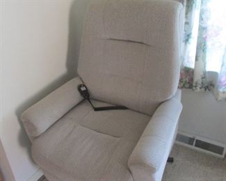 Lift chair, Grey material, like new