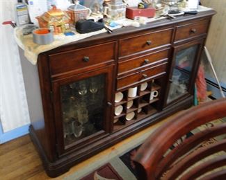 DR Server wine holder