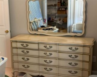 	
#39	French Provencial 12 Drawer Dresser 65x21x33 Mirror 51x33	 $125.00 			
