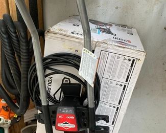 #94	Briggs and strattion S2200 pressure washer in box	 $100.00 			

