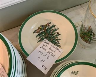 #175	Spode Christmas tree 6.5" Bread/Butter Plates - set of 6	 $35.00 			
