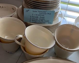 #190	Lenox "Maywood" Platinum Trim 6    5 place Settings	 $175.00 			
#191	Lenox "Maywood" Platinum Trim 8    5 place Settings	 $200.00 			
