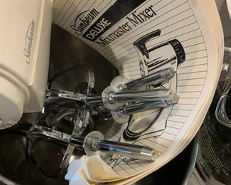 #220	Sunbeam Stand Deluxe Mixer w/2 stainless steel bowl w/ 2 regular & Bread Beaters	 $30.00 			
